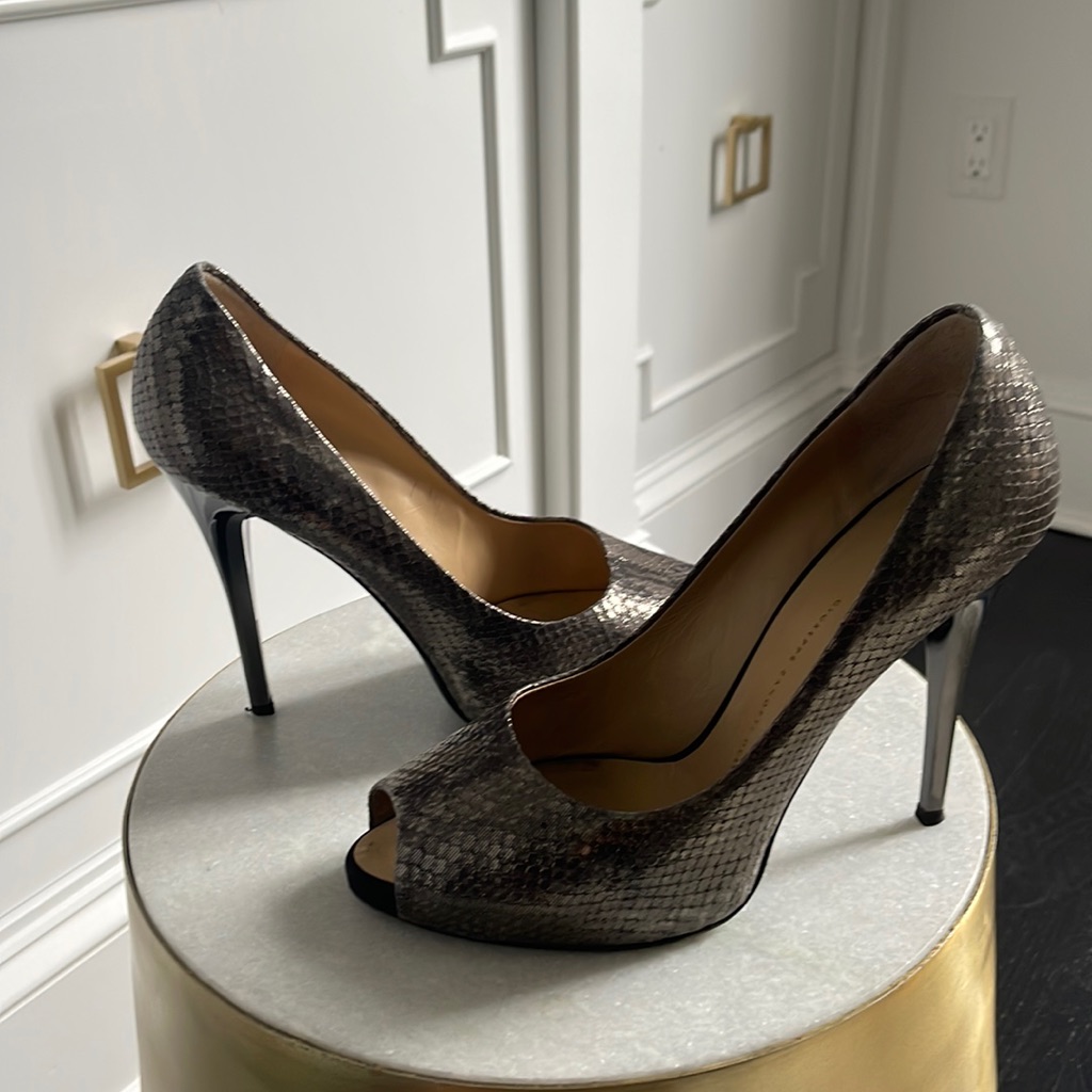 Giuseppe Zanotti Grey Metallic Snake Skin Heels Sz 41